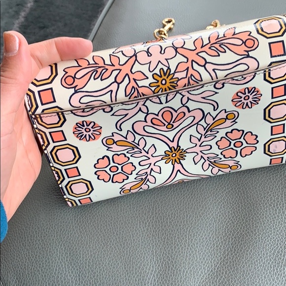 Tory Burch Hicks Garden Party Wallet on a Chain purse - Picture 6 of 7